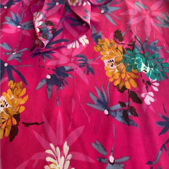 Urban Romantics bell sleeve polyester pink floral top size M - Picture 3 of 9